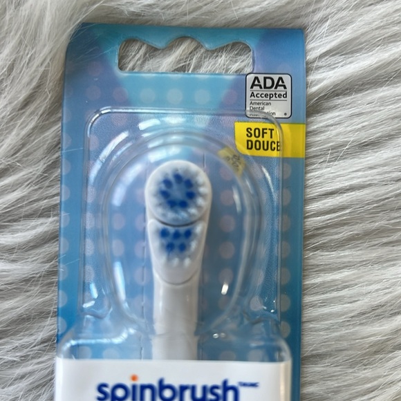 Karma’s World kids toothbrush spinbrush battery powered - Picture 2 of 6